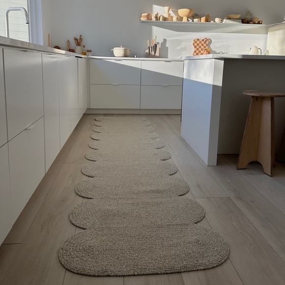 Brand  NEW Curvy Runner by Cicil Home - Picture 6 of 6